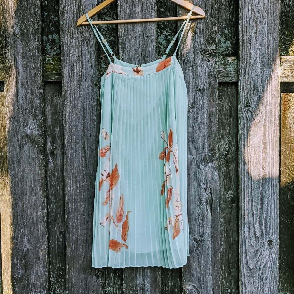 Forever21 Floral Pleated Dress
